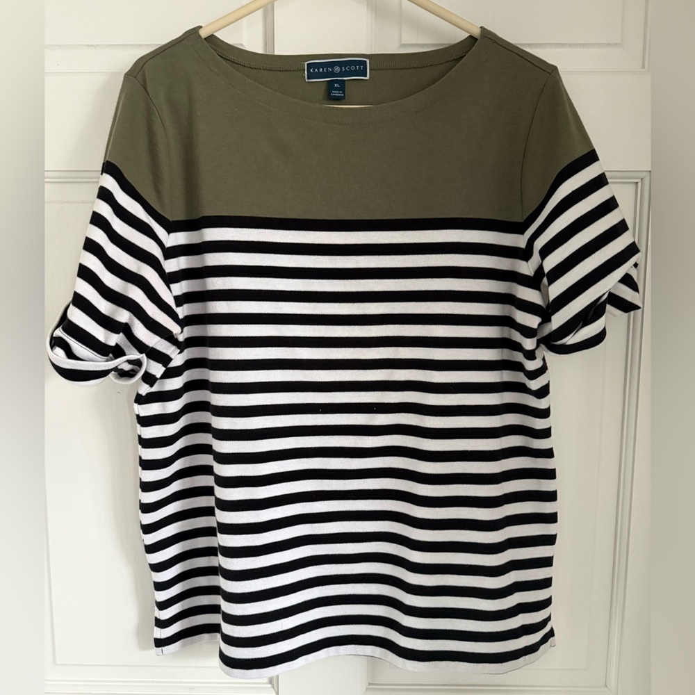 Casual striped short-sleeved top